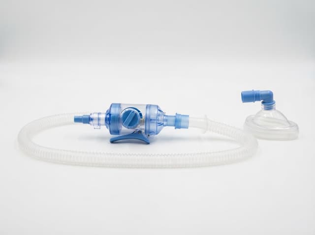 Emergency respiratory device