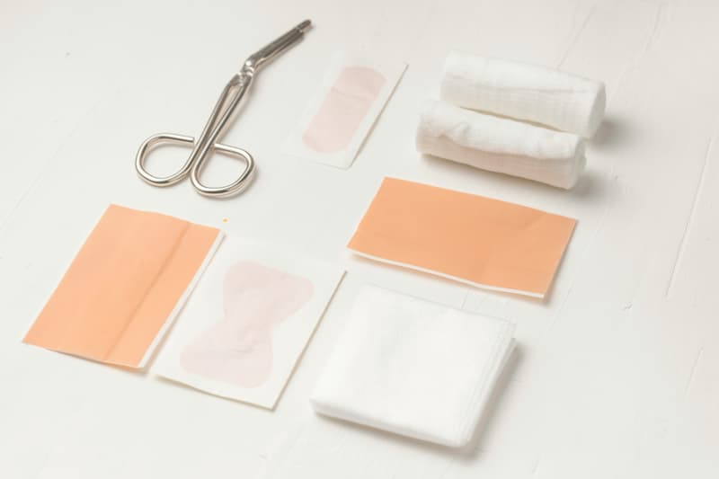 Wound care dressings and scissors